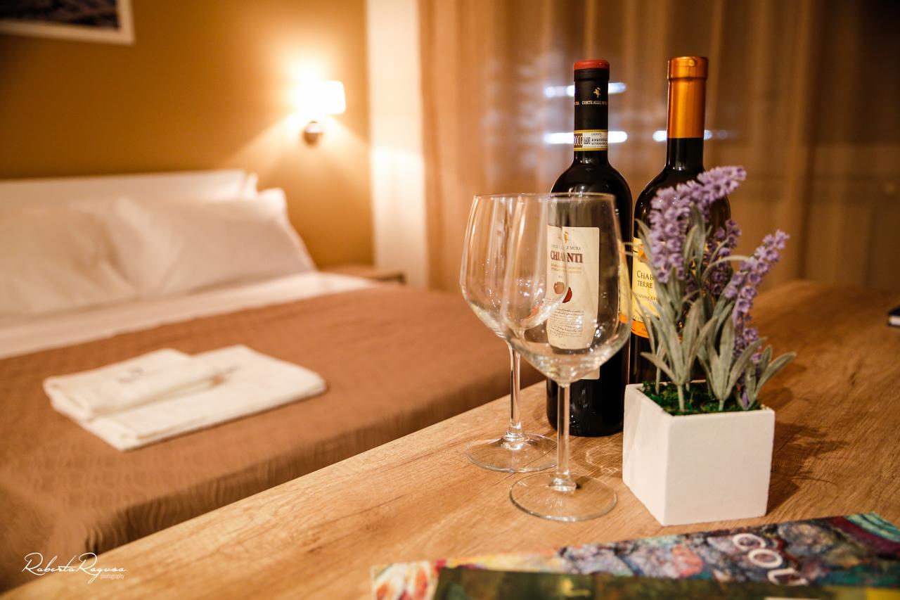 Quinto Stabile Rooms&Suite パレルモ エクステリア 写真