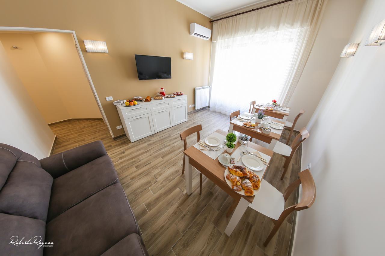 Quinto Stabile Rooms&Suite パレルモ エクステリア 写真